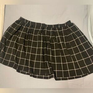 Hot Topic Black and White Grid Skater Skirt